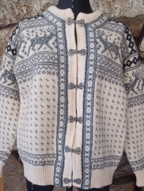 DALE OF NORWAY WOMEN SWEATER